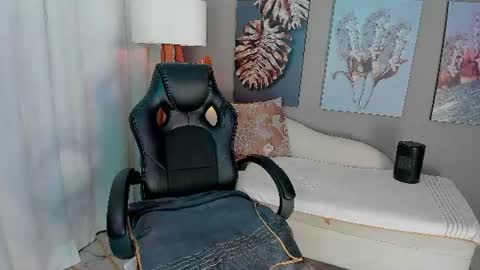 Snapshot of priya_rose chatting on June 27, 12:22 pm Priya Rose online show from June 27, 12:22 pm