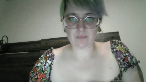 Snapshot of prncsstwinkie chatting on July 7, 5:21 am prncsstwinkie online show from July 7, 5:21 am