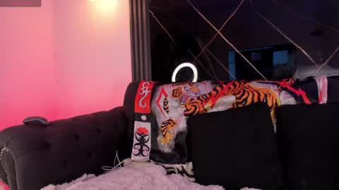 psycodoll online show from June 7, 3:43 am