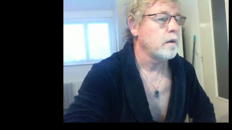 Snapshot of ptitrouquin chatting on December 16, 8:08 am ptitrouquin online show from December 16, 8:08 am