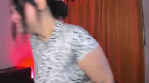 Snapshot of puca_and_garu chatting on February 18, 4:19 am puca_and_garu online show from February 18, 4:19 am