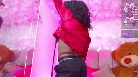 Snapshot of puca_eboony chatting on February 18, 5:42 pm pucca online show from February 18, 5:42 pm