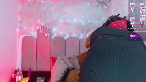 Snapshot of puca_eboony chatting on February 19, 5:31 pm pucca online show from February 19, 5:31 pm