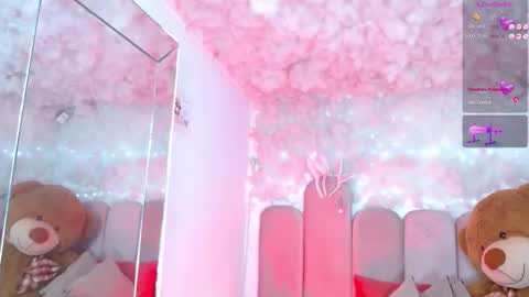 Snapshot of puca_eboony chatting on February 25, 6:17 pm pucca online show from February 25, 6:17 pm