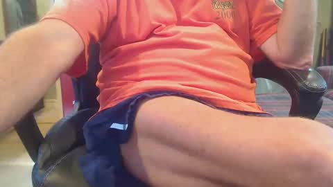 Snapshot of pulltoy1 chatting on November 19, 7:25 pm pulltoy1 online show from November 19, 7:25 pm