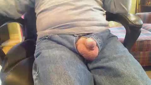 Snapshot of pulltoy1 chatting on February 3, 5:29 pm pulltoy1 online show from February 3, 5:29 pm