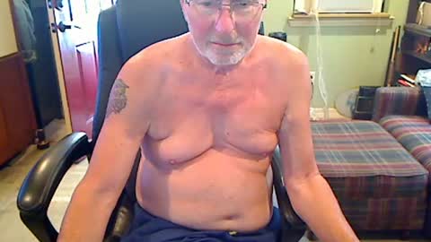 pulltoy1 online show from July 11, 6:43 pm