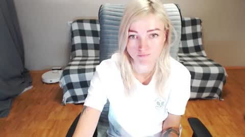 Polly online show from November 19, 3:28 am