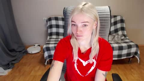 Polly online show from February 15, 3:36 am