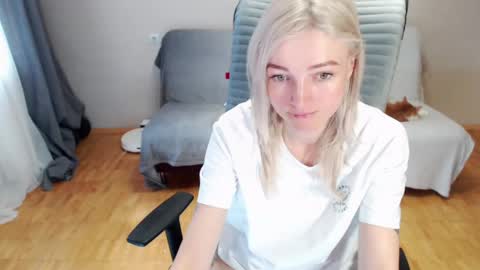 Snapshot of puma_ma chatting on April 20, 6:38 am Polly online show from April 20, 6:38 am