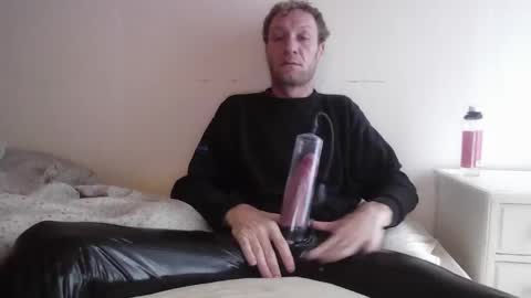 Snapshot of pumpindk chatting on January 5, 9:48 am Pumpin online show from January 5, 9:48 am