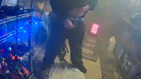 Snapshot of punkrunr083 chatting on February 20, 7:55 am punkrunr083 online show from February 20, 7:55 am