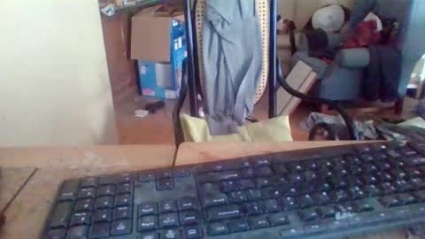 pup_y online show from October 18, 2:40 pm