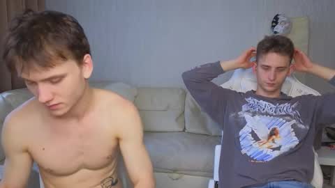 Snapshot of pupsenish chatting on October 11, 4:44 am Jesse online show from October 11, 4:44 am