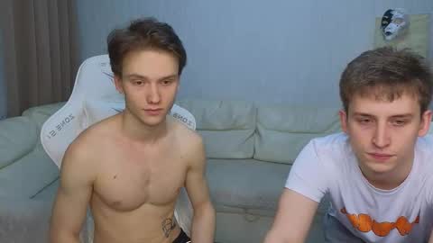 Snapshot of pupsenish chatting on November 5, 1:33 pm Jesse online show from November 5, 1:33 pm