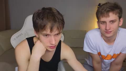 Snapshot of pupsenish chatting on November 6, 11:55 am Jesse online show from November 6, 11:55 am