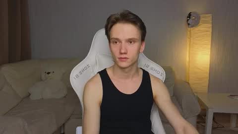 Snapshot of pupsenish chatting on November 10, 1:04 am Jesse online show from November 10, 1:04 am