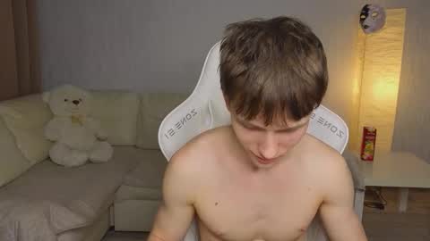 Snapshot of pupsenish chatting on November 25, 1:22 pm Jesse online show from November 25, 1:22 pm