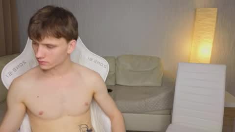 Snapshot of pupsenish chatting on November 28, 1:58 pm Jesse online show from November 28, 1:58 pm