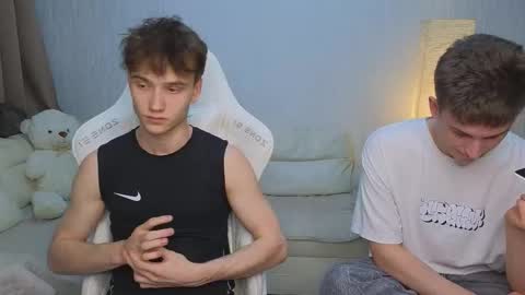 Snapshot of pupsenish chatting on December 4, 6:38 pm Jesse online show from December 4, 6:38 pm