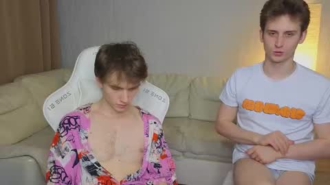 Snapshot of pupsenish chatting on January 17, 3:28 pm Jesse online show from January 17, 3:28 pm