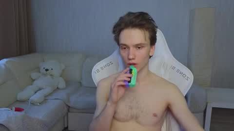 Snapshot of pupsenish chatting on February 1, 5:06 am Jesse online show from February 1, 5:06 am