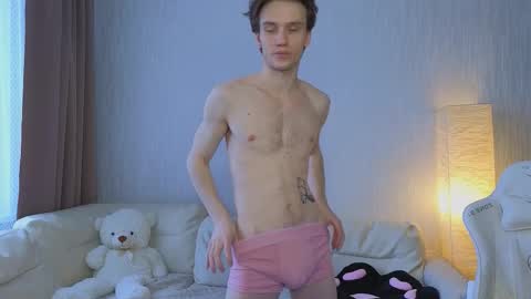 Snapshot of pupsenish chatting on February 3, 6:22 am Jesse online show from February 3, 6:22 am