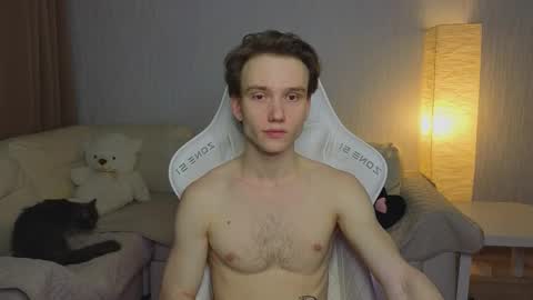 Snapshot of pupsenish chatting on February 4, 2:39 am Jesse online show from February 4, 2:39 am