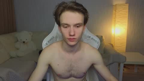 Snapshot of pupsenish chatting on February 12, 2:39 am Jesse online show from February 12, 2:39 am