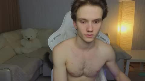 Snapshot of pupsenish chatting on February 13, 3:02 am Jesse online show from February 13, 3:02 am