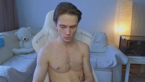 Snapshot of pupsenish chatting on February 18, 5:36 am Jesse online show from February 18, 5:36 am