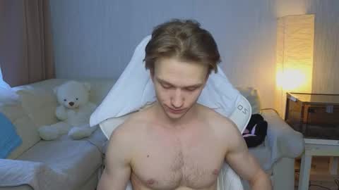 Snapshot of pupsenish chatting on February 23, 4:21 am Jesse online show from February 23, 4:21 am