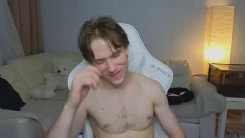 Snapshot of pupsenish chatting on February 26, 2:05 pm Jesse online show from February 26, 2:05 pm