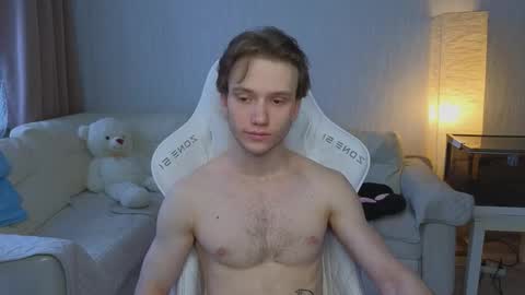 Snapshot of pupsenish chatting on March 1, 4:25 am Jesse online show from March 1, 4:25 am