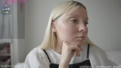 Snapshot of pureangeldolores chatting on March 3, 1:31 pm i dont do shows for free. watching here silently and waiting for me to start showing you something for free is useless online show from March 3, 1:31 pm