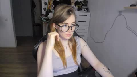 I am Mila online show from September 23, 10:07 am