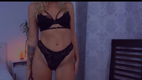 Isabelle online show from September 12, 4:07 pm