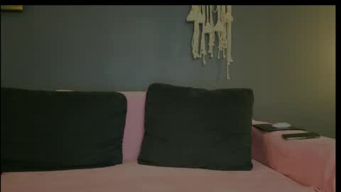 Isabelle online show from April 22, 5:36 pm