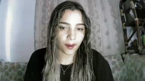 Snapshot of purple_23 chatting on May 7, 9:58 am Lizzy online show from May 7, 9:58 am