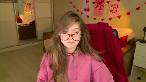 Snapshot of purple_averge chatting on December 2, 5:35 am Bella online show from December 2, 5:35 am