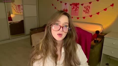 Bella online show from December 5, 5:49 am