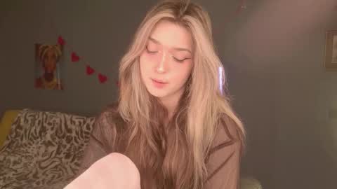 Bella online show from March 19, 5:33 am