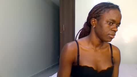 purple_honey1 online show from May 6, 5:51 pm