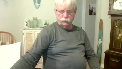 Snapshot of purpleshroom chatting on January 29, 4:05 am purpleshroom online show from January 29, 4:05 am