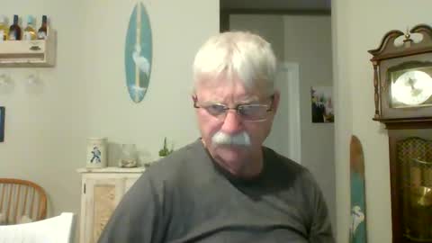 Snapshot of purpleshroom chatting on February 26, 4:36 am purpleshroom online show from February 26, 4:36 am