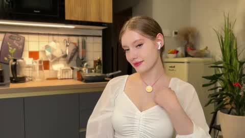 Aileen online show from September 26, 7:18 pm