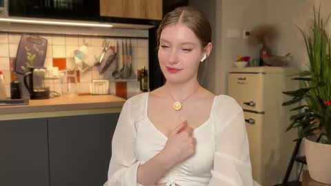 Aileen online show from September 27, 7:08 pm