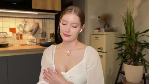 Aileen online show from September 28, 7:08 pm