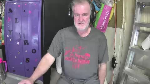 Mark online show from February 25, 11:22 pm