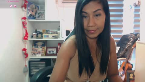 Snapshot of pussycash chatting on December 19, 8:13 am POCCA online show from December 19, 8:13 am